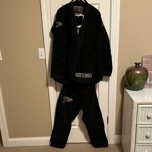 Black Jiu-Jitsu Gi set. Toro size A4. Dark horse 2. 350 comp GI.